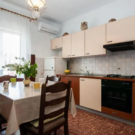 Seaside Oasis On Island Ugljan Apartman